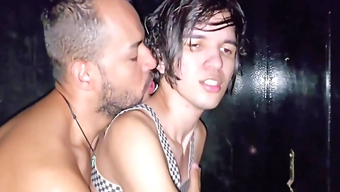 Tong-pofessional once in a strip czechvre