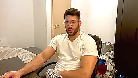 Savarden of huge tits and ass