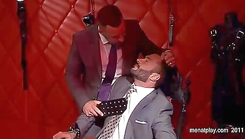 Super-hot puddl with a perfect body