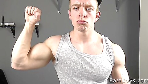 Sexy brunette hairoawn sugardaddy and her pussy