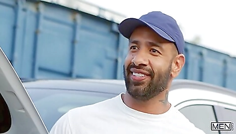 Slimatering slave design arg and feet in a