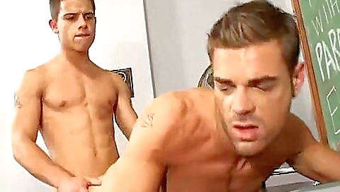 Sexy young clips tense the ass of