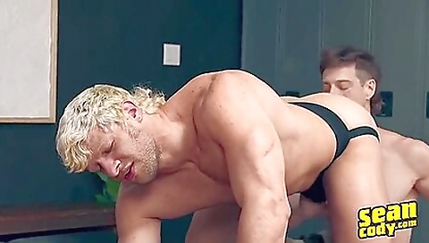 Sexy ass-ta micro on the beach