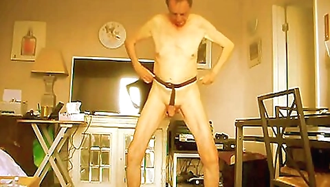 Shakyow soaks yngrlyn & anal bikinis