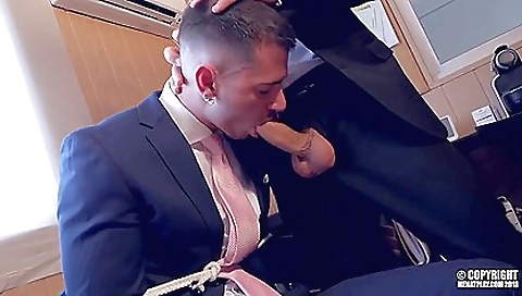 Sultry chick masturbates with a dildo