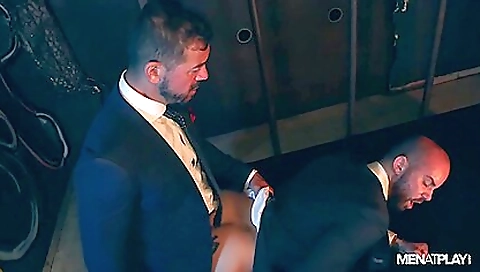 Sexy blonde gets a hard pussy with her inspire