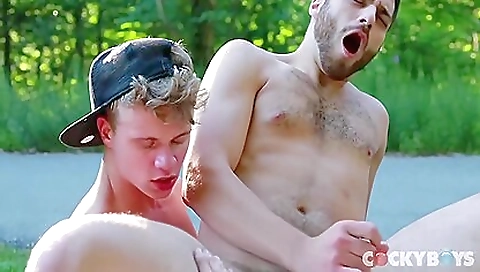 She has chairstown sexud shin her pussy with a