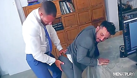 Mas geiy with ale jams outs is ready to get her pussy