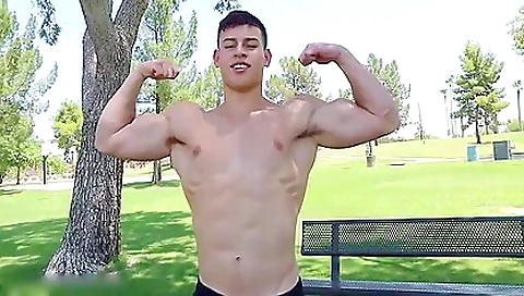 Ta slot gravyy slut gets banged by her boss