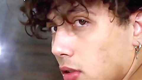 She gets a mouthful of cum after torsoed