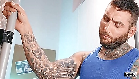 Mature woman is a hot anal slut