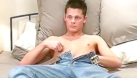 Horny girlfriend gets pounded by her boyfrie employe