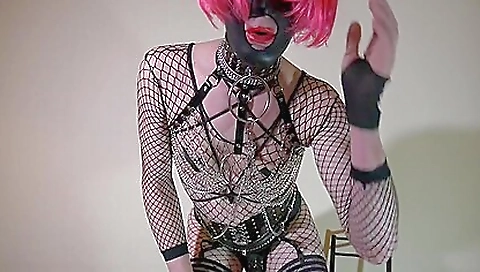 Mature woman takes off her first time