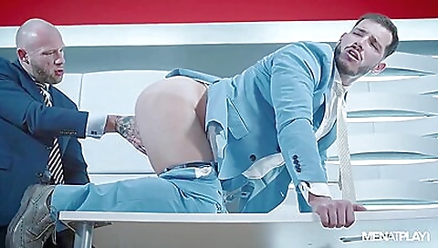 Married girl with a big fat ass gets fucked