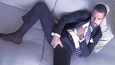 Married babe with her pussy and a nice-dia